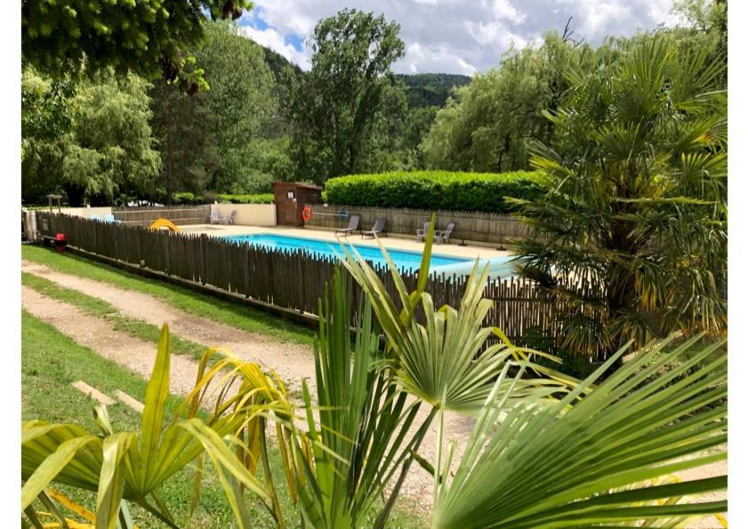 Camping Les Berges Du Doux Colombier-le-Vieux Exterior photo
